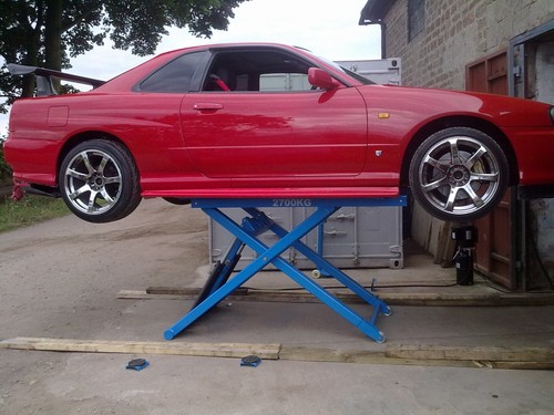 Car lift mobile - car, scissor